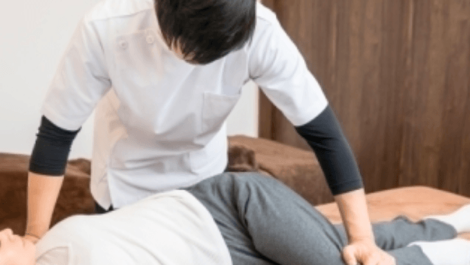 骨盤矯正の施術の様子