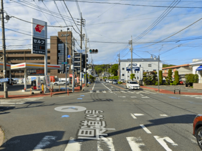 消防署南交差点の曲がり角（目印）